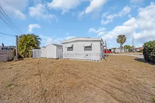 108 Coachlight Ln, North Fort Myers, FL 33917 - Photo 8