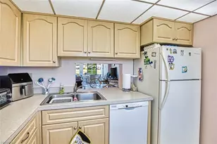 6102 Augusta Dr, Fort Myers, FL 33907 - Photo 8