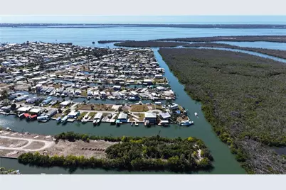 3900 Royal Palm Dr, Saint James City, FL 33956 - Photo 20