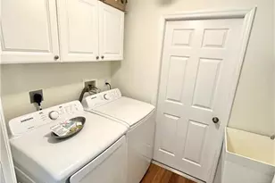 915 SW 1st Terrace, Cape Coral, FL 33991 - Photo 10