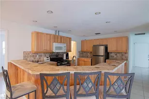 604 SW 20th Terrace, Cape Coral, FL 33991 - Photo 4