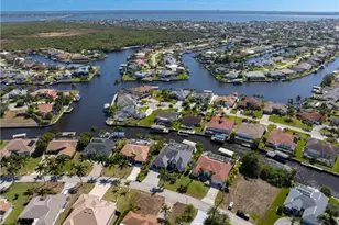 1914 SE 21st St, Cape Coral, FL 33990 - Photo 10