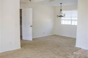 518 Jacaranda Pkwy E, Cape Coral, FL 33909 - Photo 4