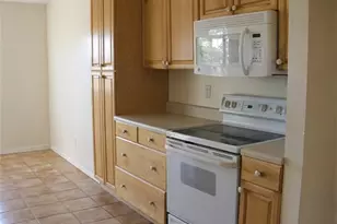 518 Jacaranda Pkwy E, Cape Coral, FL 33909 - Photo 2