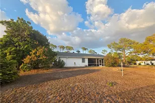 518 Jacaranda Pkwy E, Cape Coral, FL 33909 - Photo 6