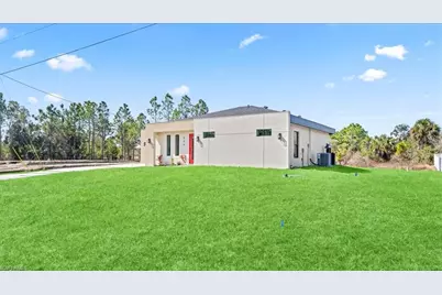 906 Capetown Ave, Lehigh Acres, FL 33974 - Photo 4