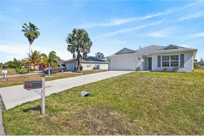 2925 NE 4th Pl, Cape Coral, FL 33909 - Photo 2