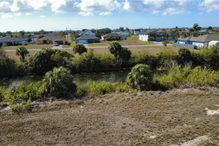 1016 NW 12th Ave, Cape Coral, FL 33993 - Photo 8