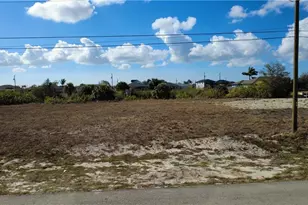 1016 NW 12th Ave, Cape Coral, FL 33993 - Photo 4