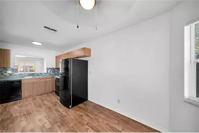 1044 SE 11th St, Cape Coral, FL 33990 - Photo 8