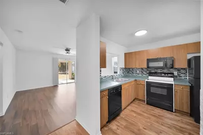 1044 SE 11th St, Cape Coral, FL 33990 - Photo 4