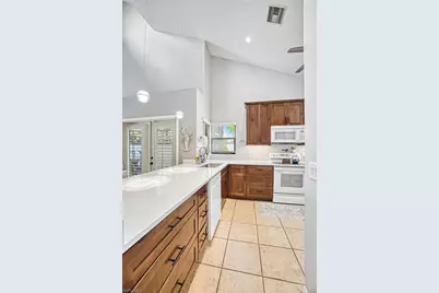 5500 Harbour Castle Dr, Fort Myers, FL 33907 - Photo 16