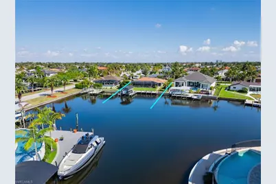 6610 Joanna Cir, Fort Myers, FL 33919 - Photo 8