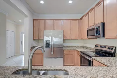 8103 Summerfield St, Fort Myers, FL 33919 - Photo 10