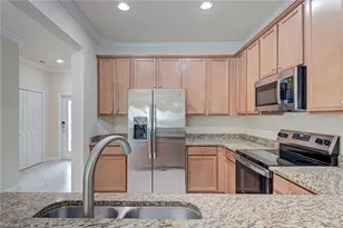 8103 Summerfield St, Fort Myers, FL 33919 - Photo 10