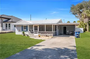 102 Crescent Lake Dr, North Fort Myers, FL 33917 - Photo 4