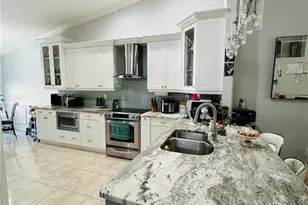 5313 Whitten Dr, Naples, FL 34104 - Photo 4