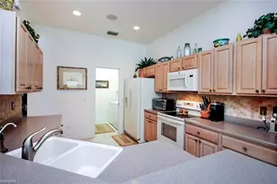 8923 Dartmoor Way, Fort Myers, FL 33908 - Photo 6