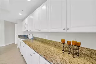 2745 1st St, Fort Myers, FL 33916 - Photo 8