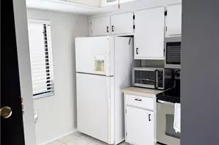 11220 Caravel Cir, Fort Myers, FL 33908 - Photo 10