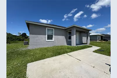 8036 Buttercup Cir, Labelle, FL 33935 - Photo 2