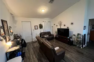 8036 Buttercup Cir, Labelle, FL 33935 - Photo 4