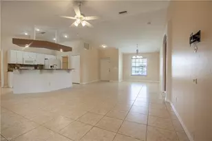 906 SW 9th Ct, Cape Coral, FL 33991 - Photo 8