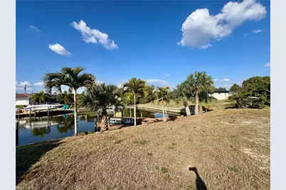 819 SE 33rd Ter, Cape Coral, FL 33904 - Photo 18