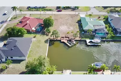 819 SE 33rd Ter, Cape Coral, FL 33904 - Photo 4