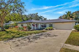 5336 Chippendale Cir W, Fort Myers, FL 33919 - Photo 2