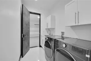 113 SW 37th Ave, Cape Coral, FL 33991 - Photo 16