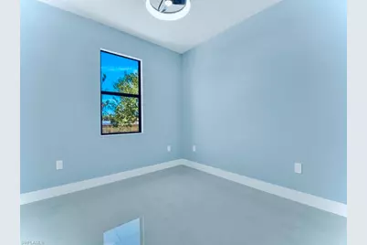 718 Bedford Point Ave, Lehigh Acres, FL 33974 - Photo 18