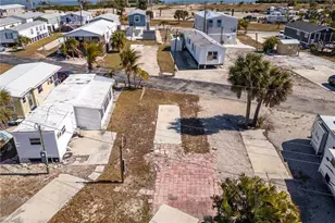 4 Helen Ln, Fort Myers Beach, FL 33931 - Photo 6