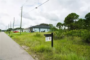 2807 42nd St W, Lehigh Acres, FL 33971 - Photo 6