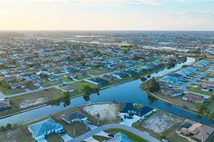 817 SW 8th St, Cape Coral, FL 33991 - Photo 2