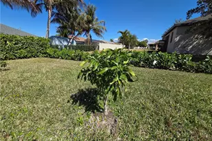 1627 SW 14th St, Cape Coral, FL 33991 - Photo 12