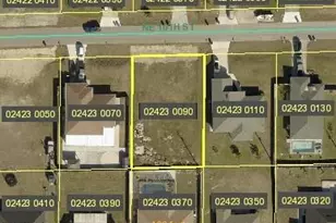 318 NE 10th St, Cape Coral, FL 33909 - Photo 1