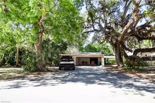 200 Riverview Dr, Labelle, FL 33935 - Photo 4