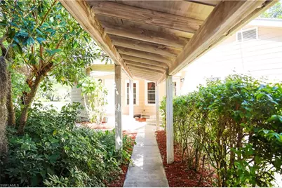 200 Riverview Dr, Labelle, FL 33935 - Photo 6