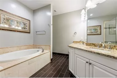 5550 Berkshire Dr #202, Fort Myers, FL 33912 - Photo 14
