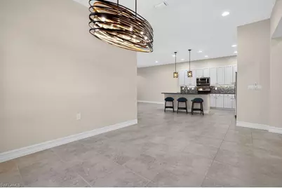 8260 Venetian Pointe Dr, Fort Myers, FL 33908 - Photo 8