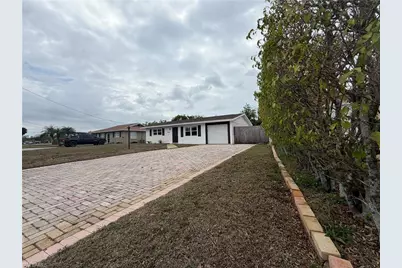 7430 Pine Dr, Fort Myers, FL 33967 - Photo 2
