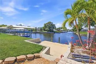 5972 Baker Ct, Fort Myers, FL 33919 - Photo 4