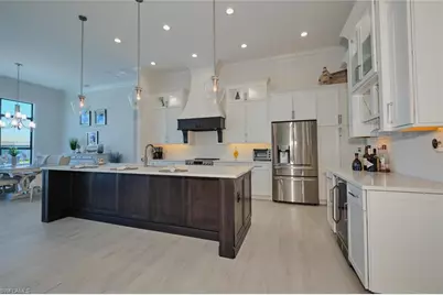 2203 SW 52nd St, Cape Coral, FL 33914 - Photo 8