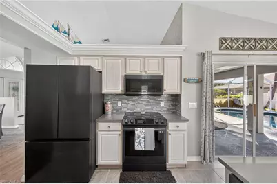 2506 SW 38th St, Cape Coral, FL 33914 - Photo 10