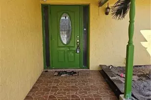 606 SE 13th Ct, Cape Coral, FL 33990 - Photo 2