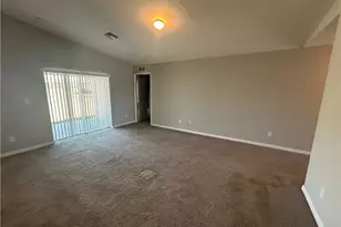 3921 NE 15th Pl, Cape Coral, FL 33909 - Photo 4