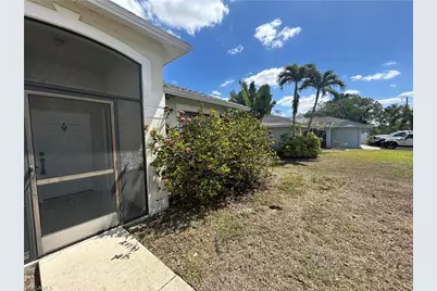 427 SE 16th St, Cape Coral, FL 33990 - Photo 2
