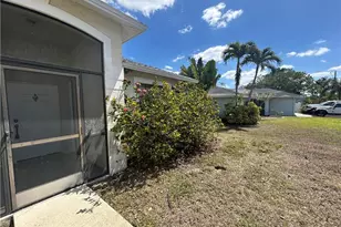 427 SE 16th St, Cape Coral, FL 33990 - Photo 2