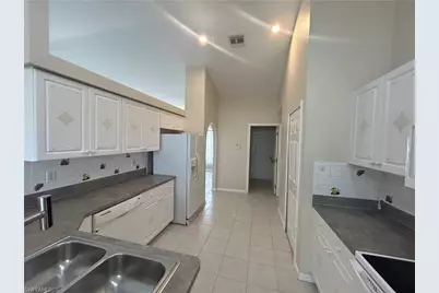 427 SE 16th St, Cape Coral, FL 33990 - Photo 6